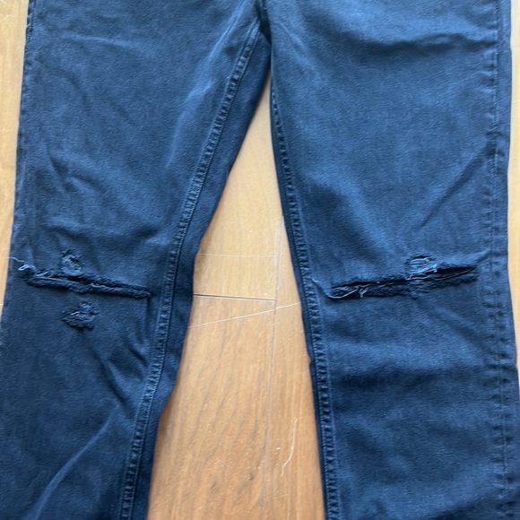 Black denim GRLFRND jean. “The Kate” jeans with rips at the knees. Size 30 - Picture 8 of 11